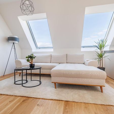 Symphony Apartments 38 - Modern Loft With Terrace And Grill In Central Location Wien Exteriör bild