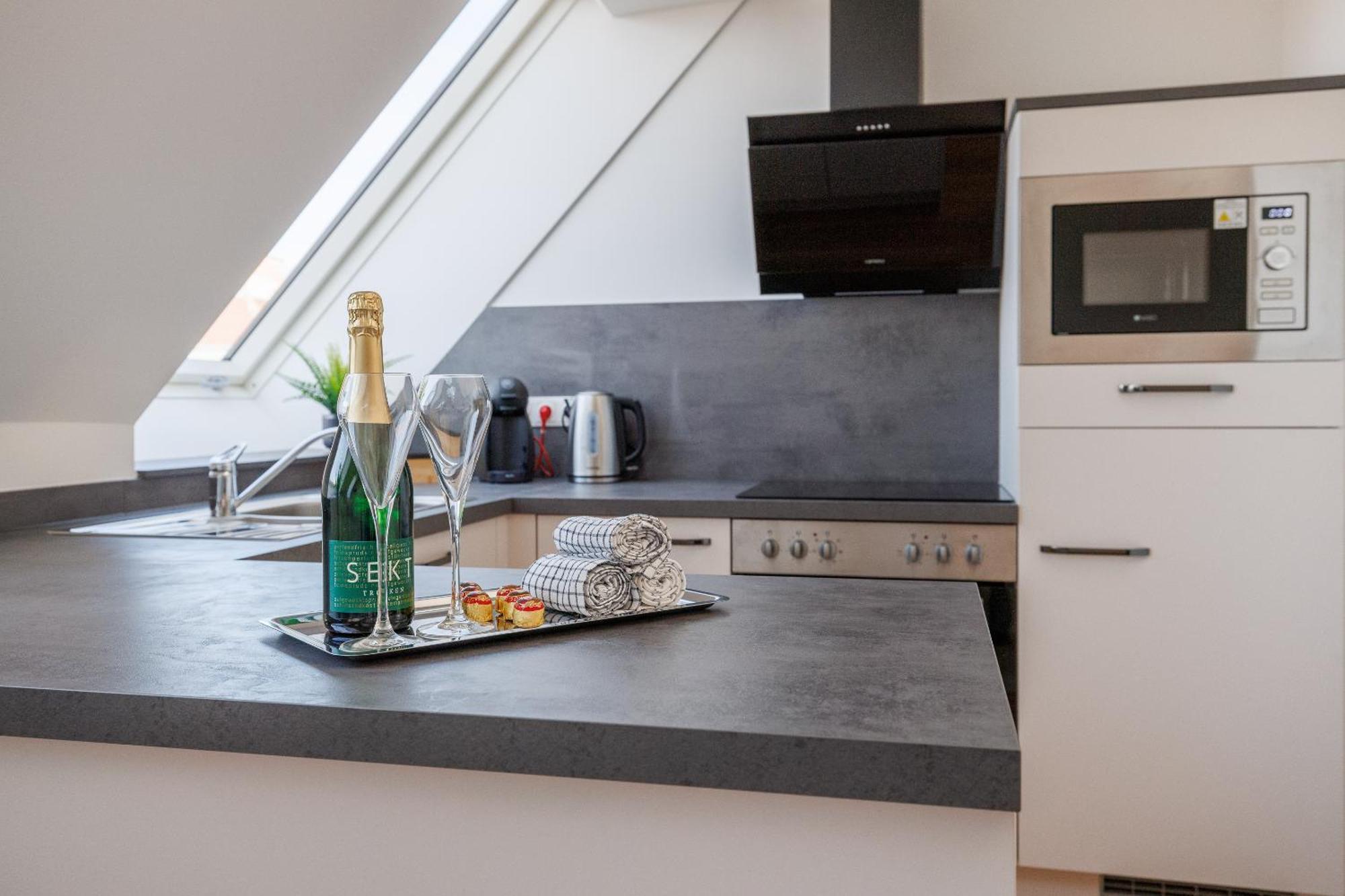 Symphony Apartments 38 - Modern Loft With Terrace And Grill In Central Location Wien Exteriör bild
