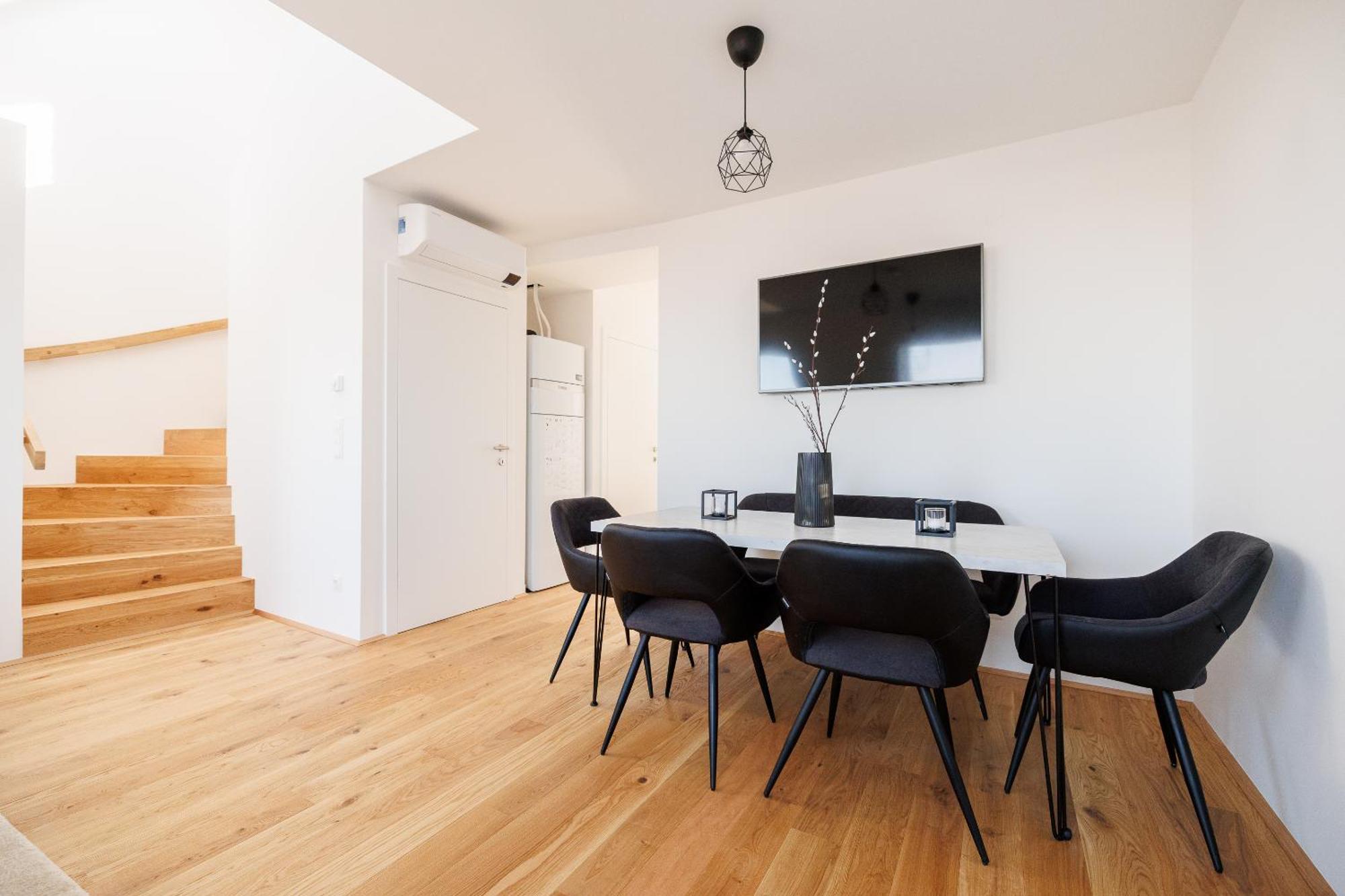 Symphony Apartments 38 - Modern Loft With Terrace And Grill In Central Location Wien Exteriör bild