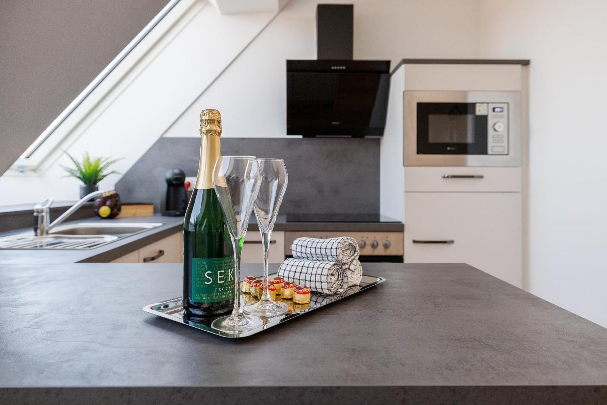 Symphony Apartments 38 - Modern Loft With Terrace And Grill In Central Location Wien Exteriör bild