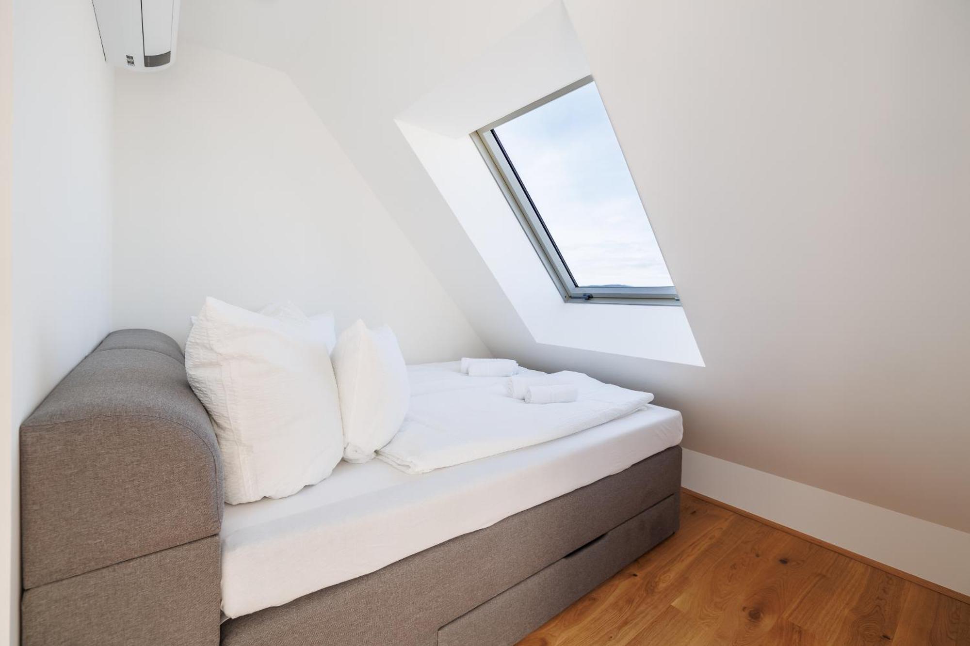 Symphony Apartments 38 - Modern Loft With Terrace And Grill In Central Location Wien Exteriör bild